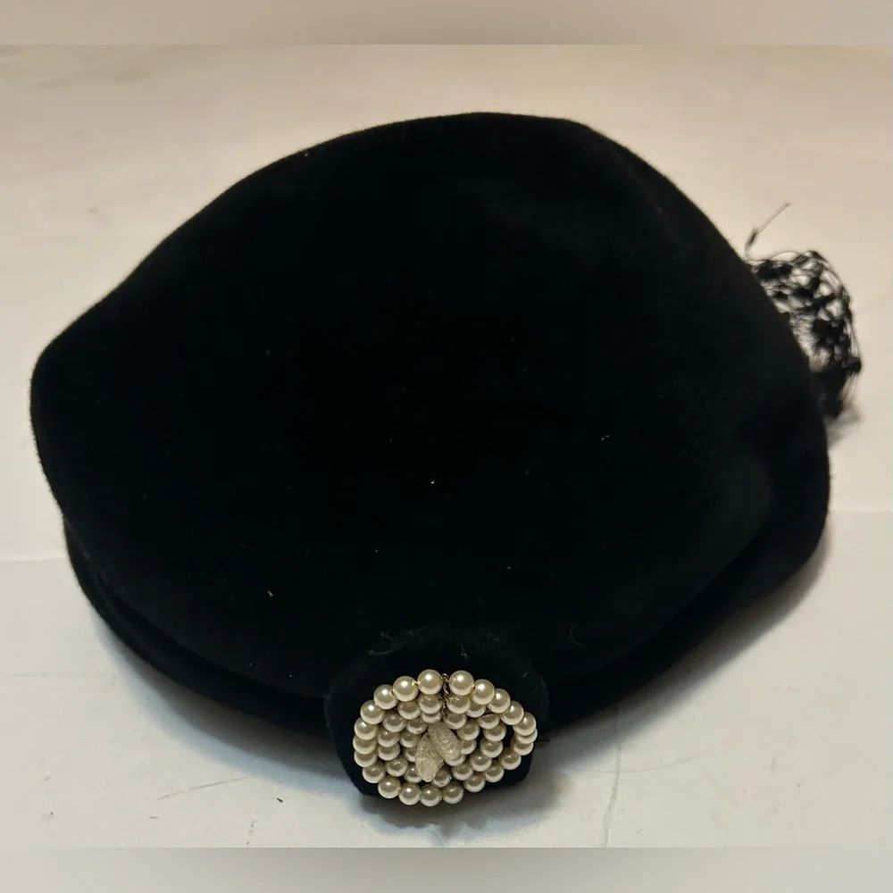 Vintage Black Velvet Beret Hat, 1950s Elegant Style